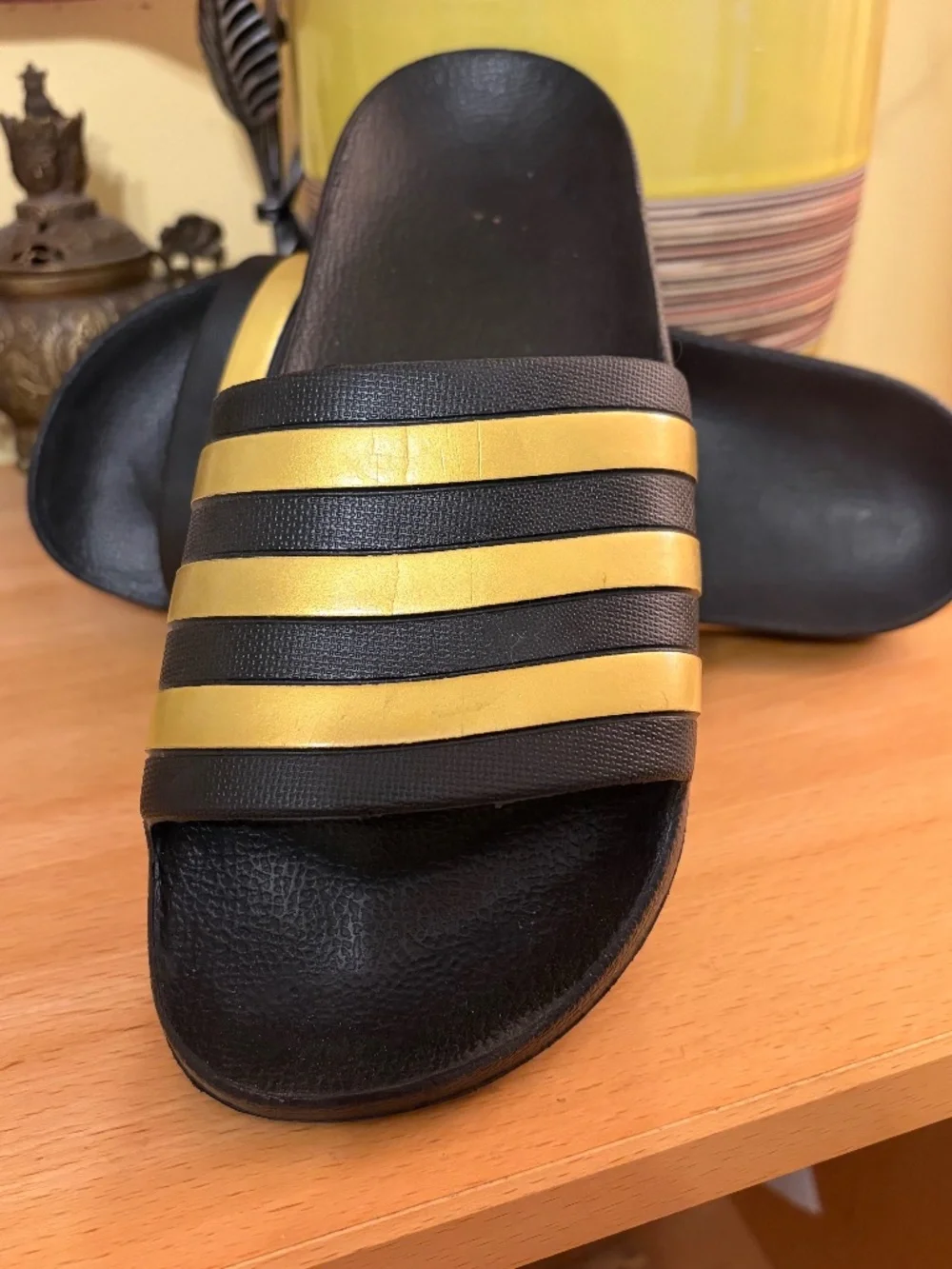ADIDAS Adilette Aqua Sandals Men's 8 Women's 9 Black Gold Pool Slides NWOT Beach
